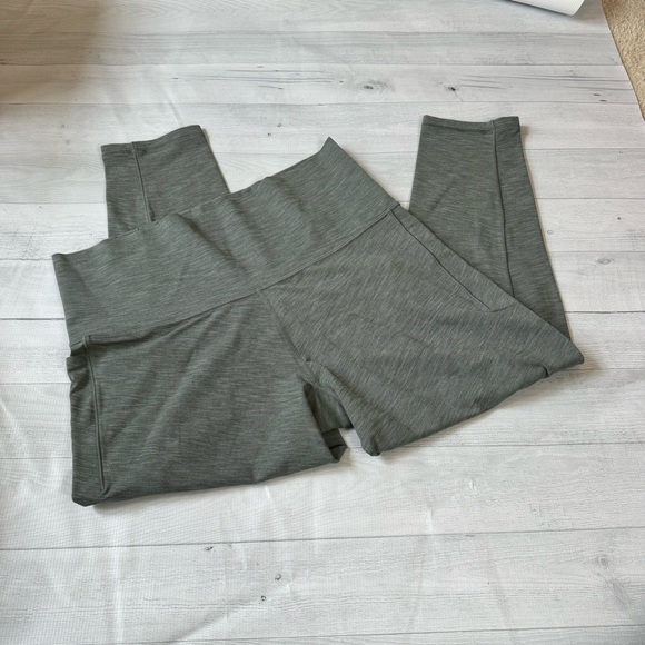 Athleta Salutation Stash High-Rise 7/8 Tights - Picture 2 of 5